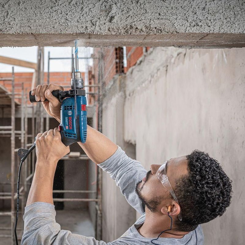 Furadeira Bosch GSB 13 RE Impacto 1 2  750W 110V 2