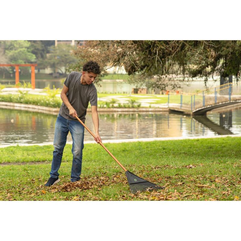 Vassoura Plastica C Cabo Tram  77850 724 2